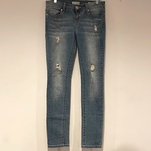 Guess Los Angeles - Medium Rise Skinny- Sarah Fit-Distressed Jeans- Size 29